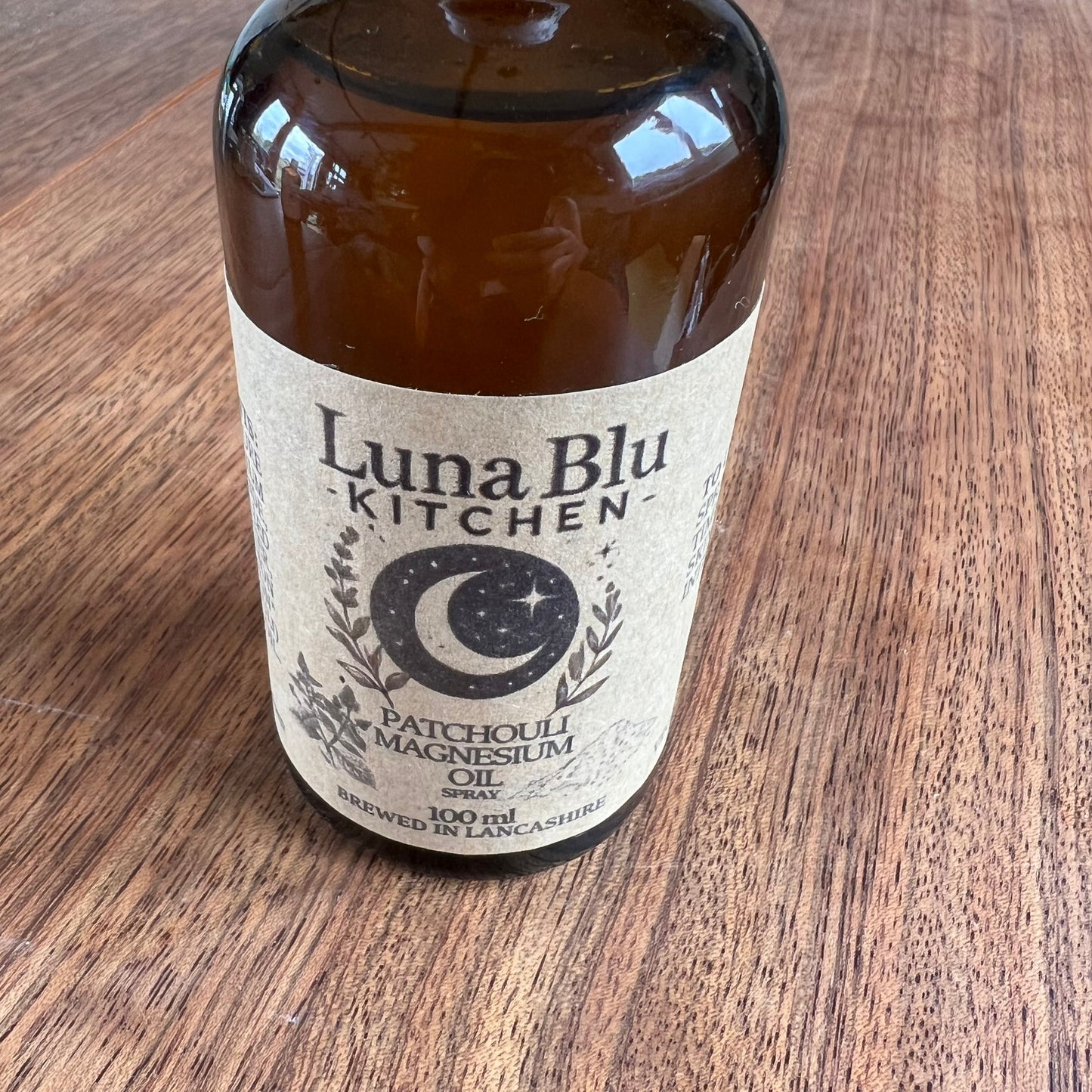 Patchouli Magnesium Oil Spray - relief for sore muscles, headaches, restful sleep, muscle fatigue & tension.